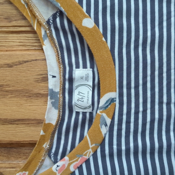 Maurices 25/7 top - Picture 3 of 3